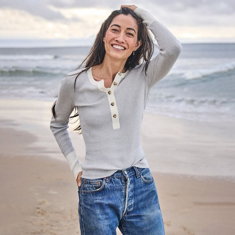 FAHERTY Mikki Women’s L Gray Henley Top Sweater Long Sleeve Tee Vintage-Inspired